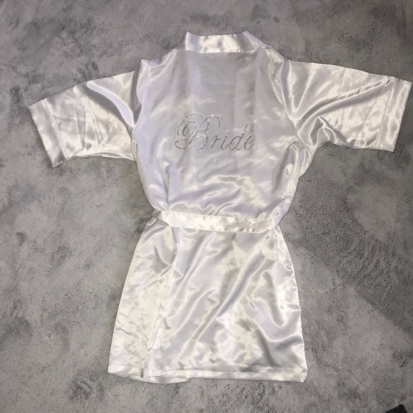 Women’s Robe - Picture 1 of 3